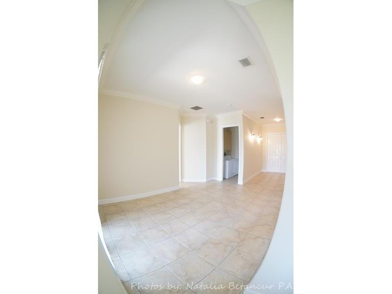 VALENCIA ACRES - Residential Lease