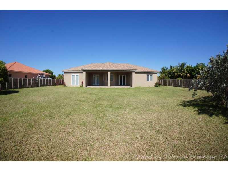 VALENCIA ACRES - Residential Lease