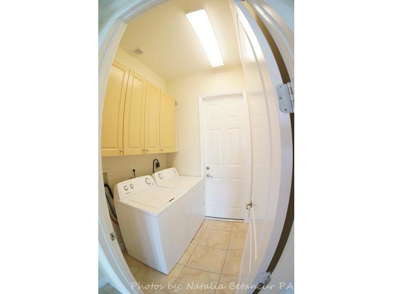 VALENCIA ACRES - Residential Lease