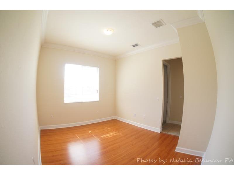 VALENCIA ACRES - Residential Lease