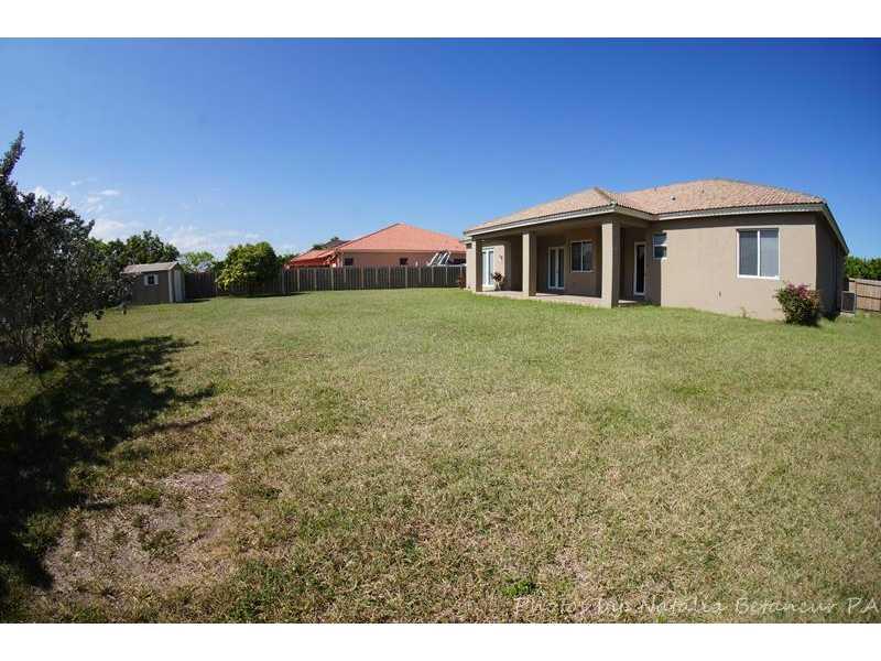 VALENCIA ACRES - Residential Lease