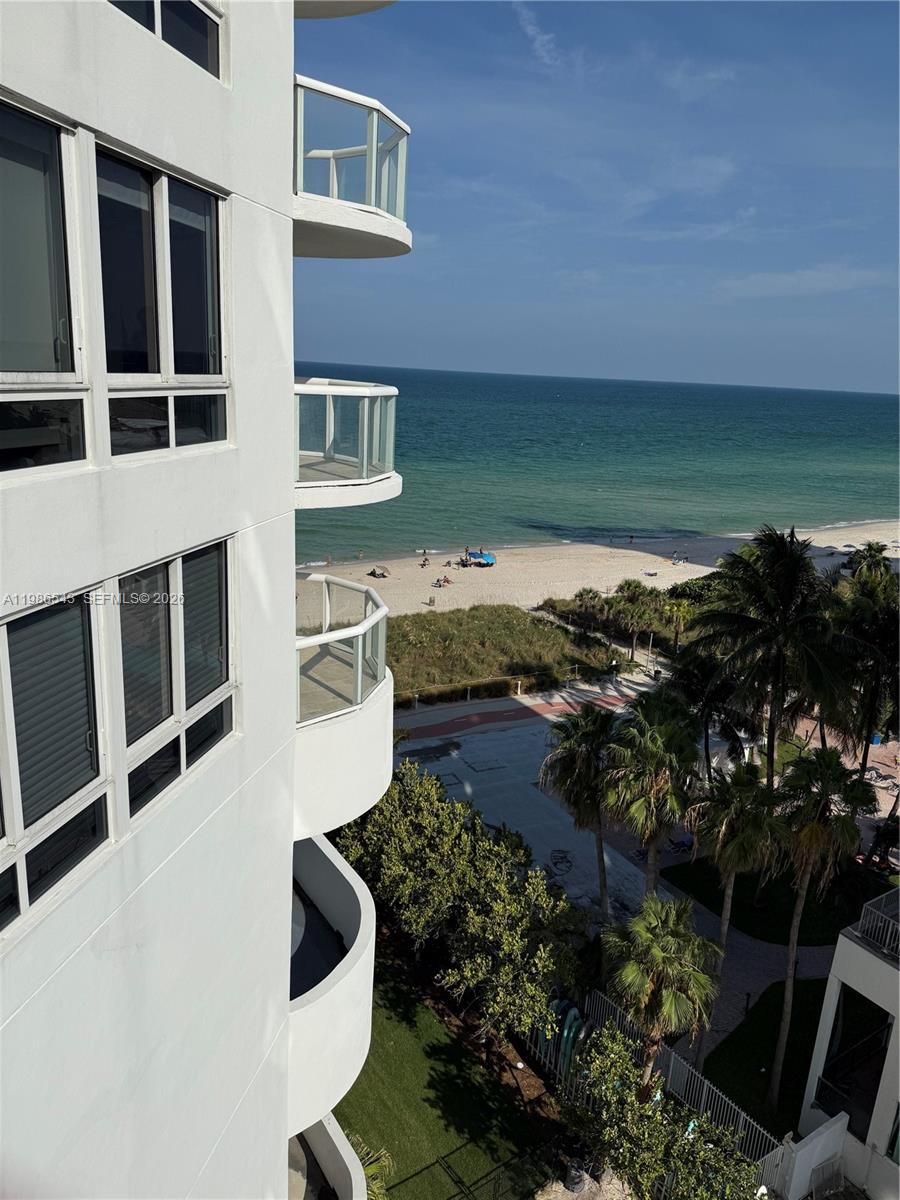 AKOYA CONDO - Residential