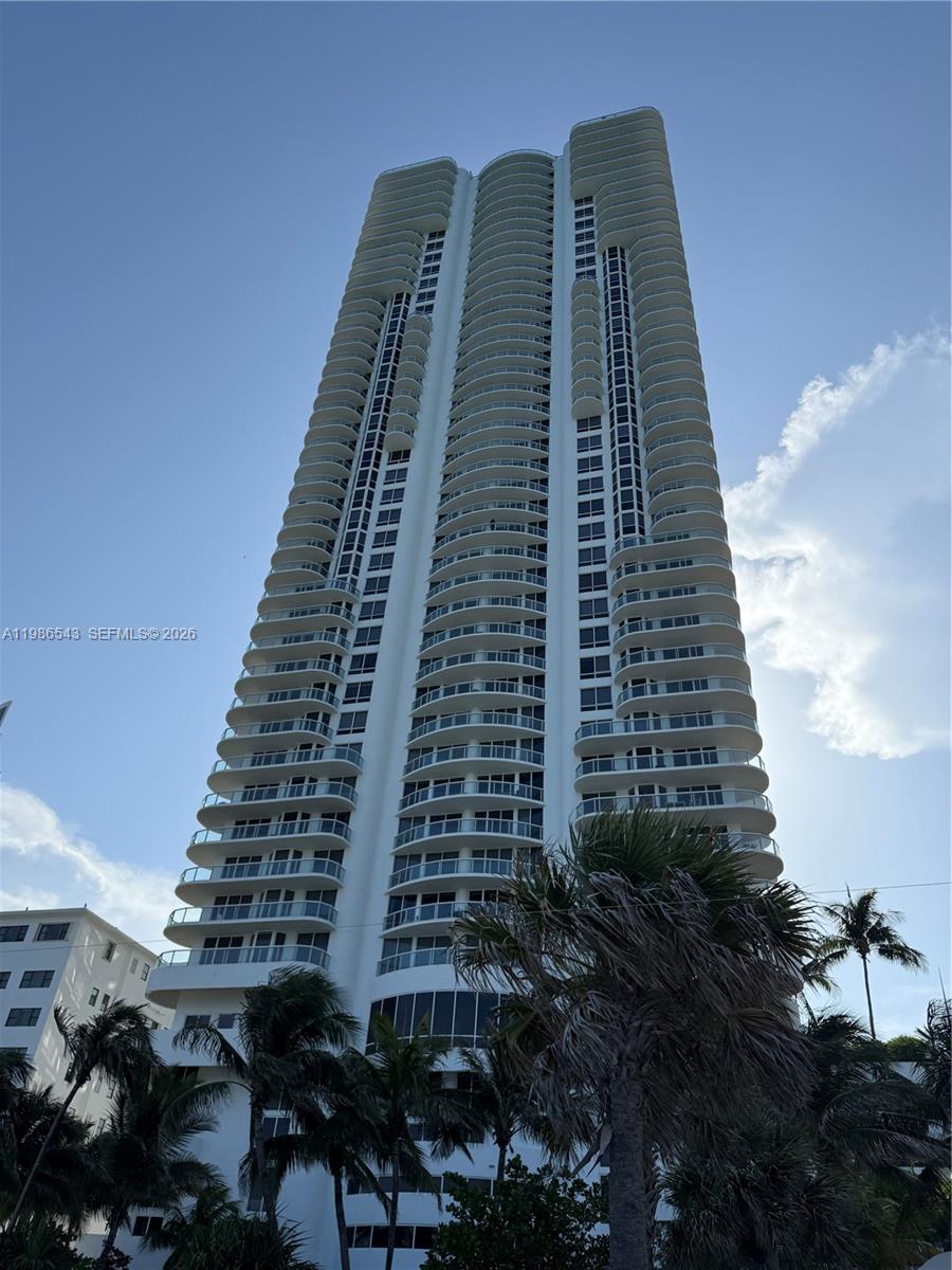 AKOYA CONDO - Residential