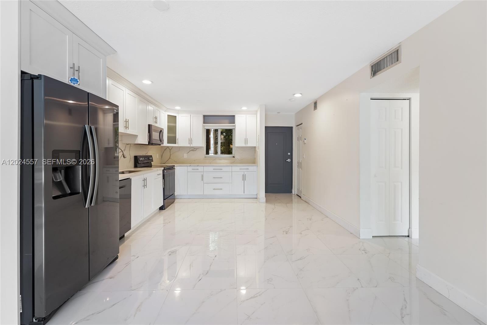 VILLAGE OF KINGS CREEK CO - Residential Lease