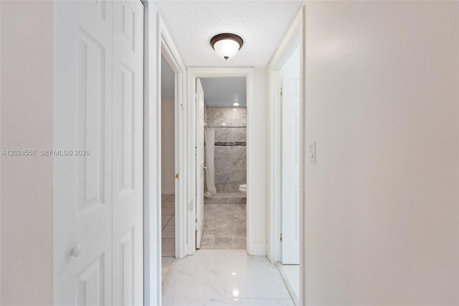 VILLAGE OF KINGS CREEK CO - Residential Lease
