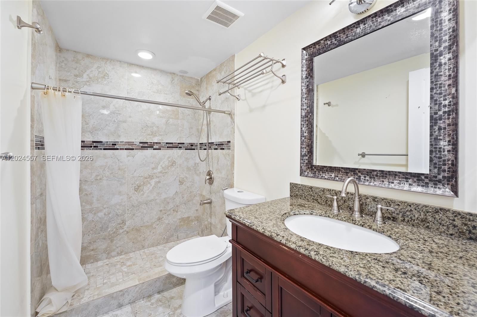 VILLAGE OF KINGS CREEK CO - Residential Lease