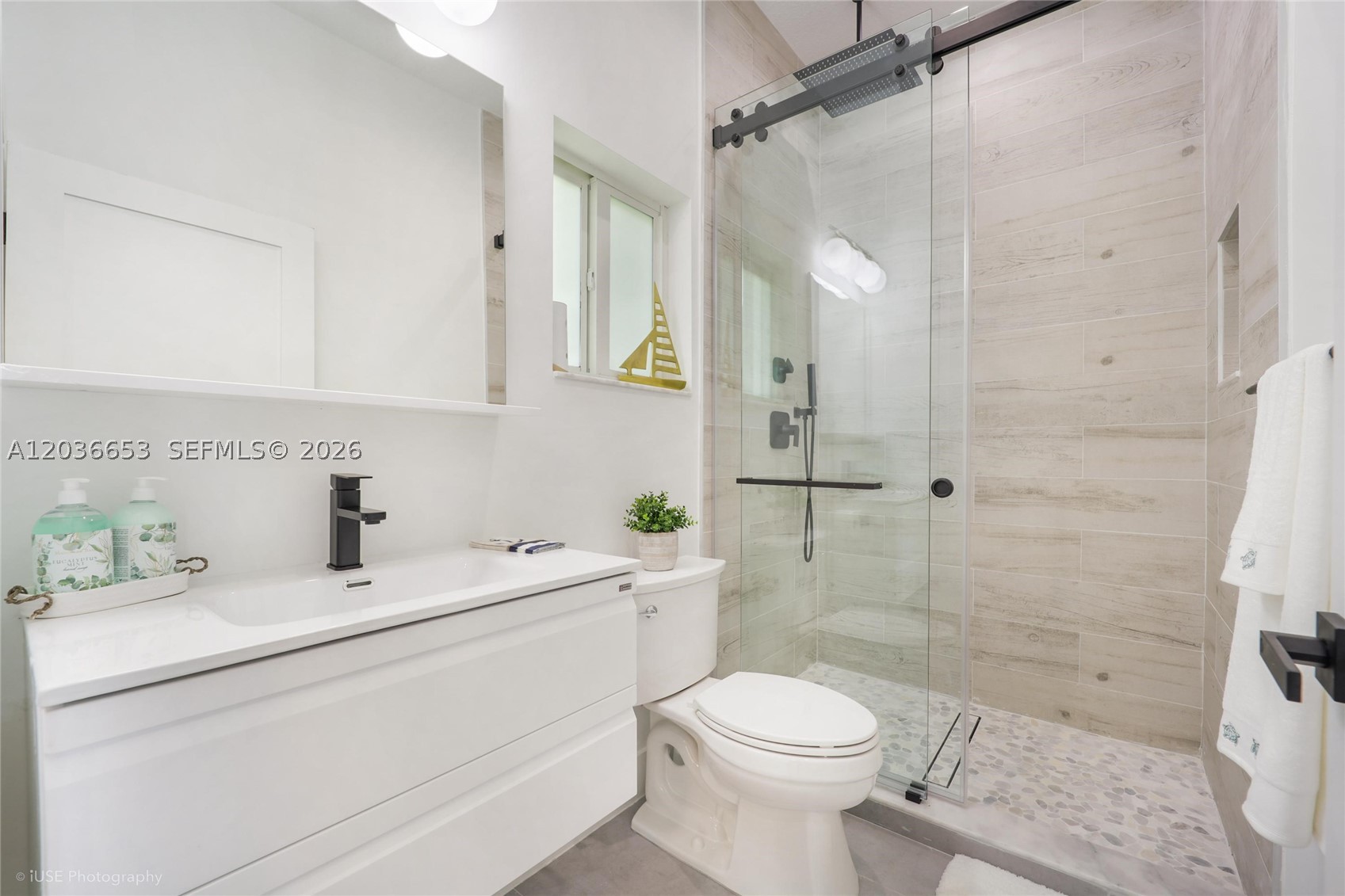 BOWENS ADD RIVIERA VILLAG - Residential Lease