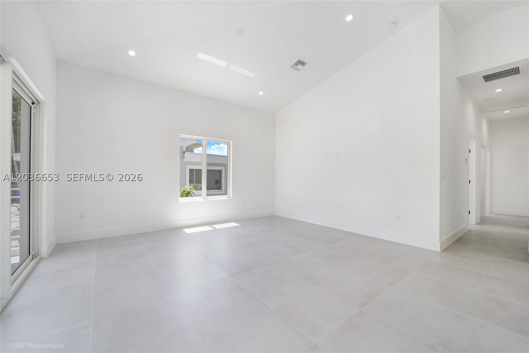 BOWENS ADD RIVIERA VILLAG - Residential Lease