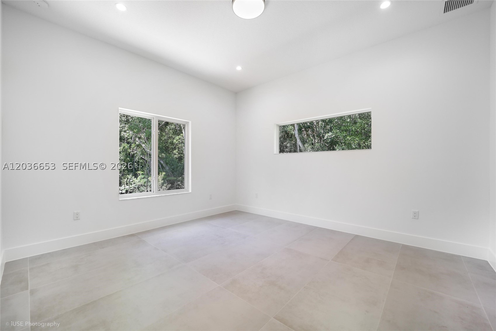 BOWENS ADD RIVIERA VILLAG - Residential Lease