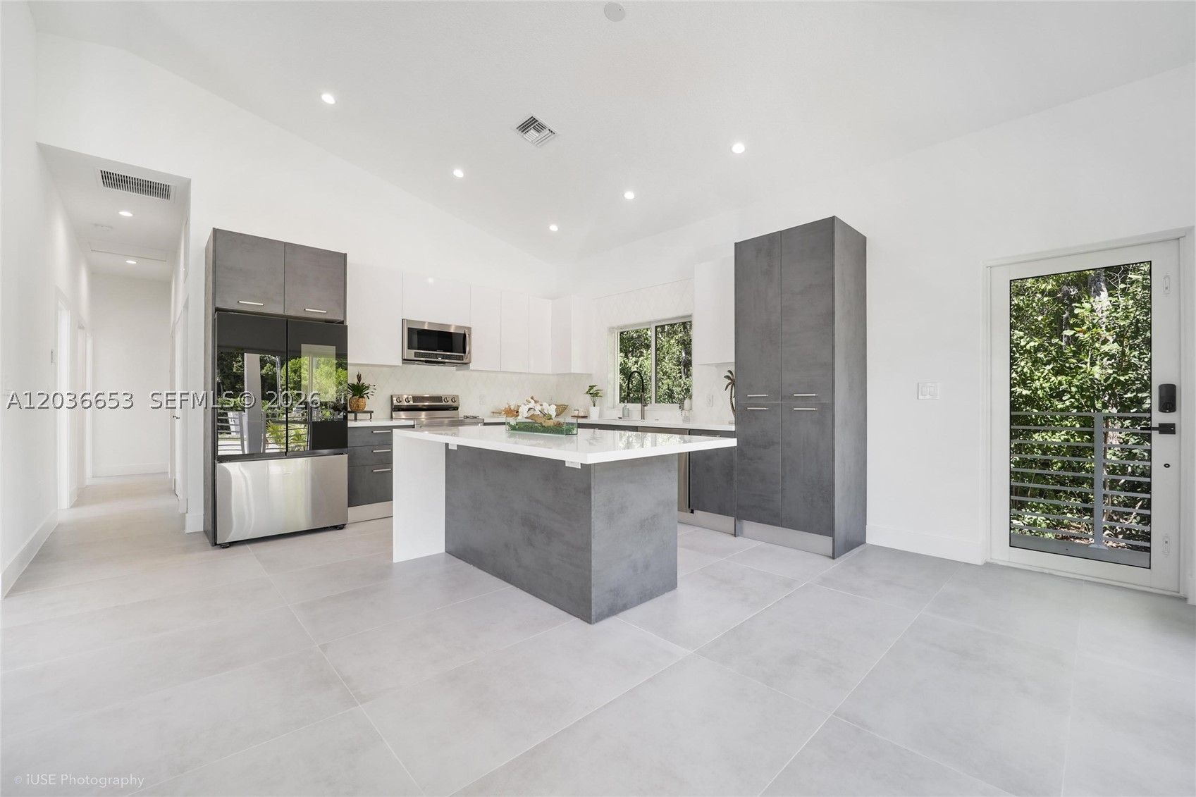 BOWENS ADD RIVIERA VILLAG - Residential Lease