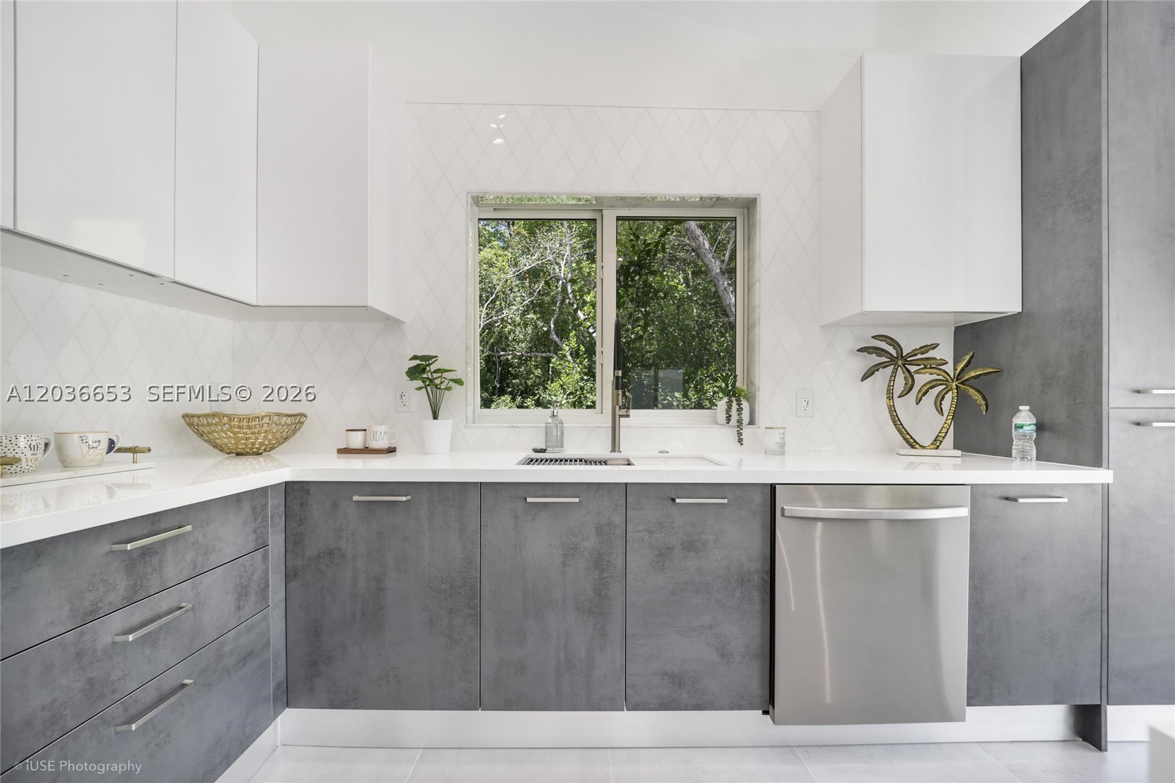 BOWENS ADD RIVIERA VILLAG - Residential Lease