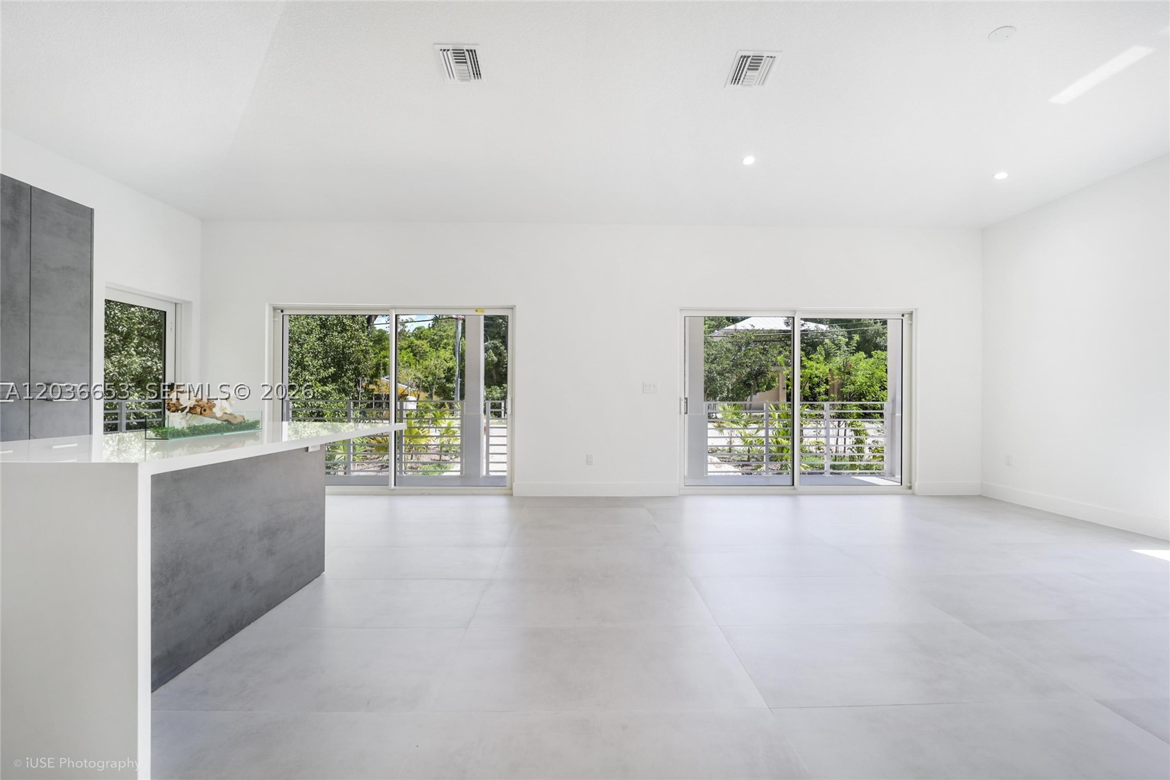 BOWENS ADD RIVIERA VILLAG - Residential Lease