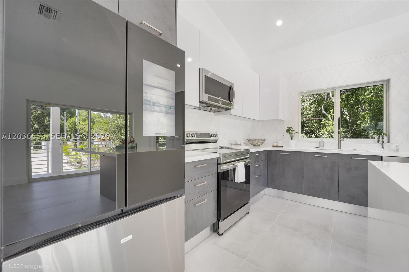 BOWENS ADD RIVIERA VILLAG - Residential Lease