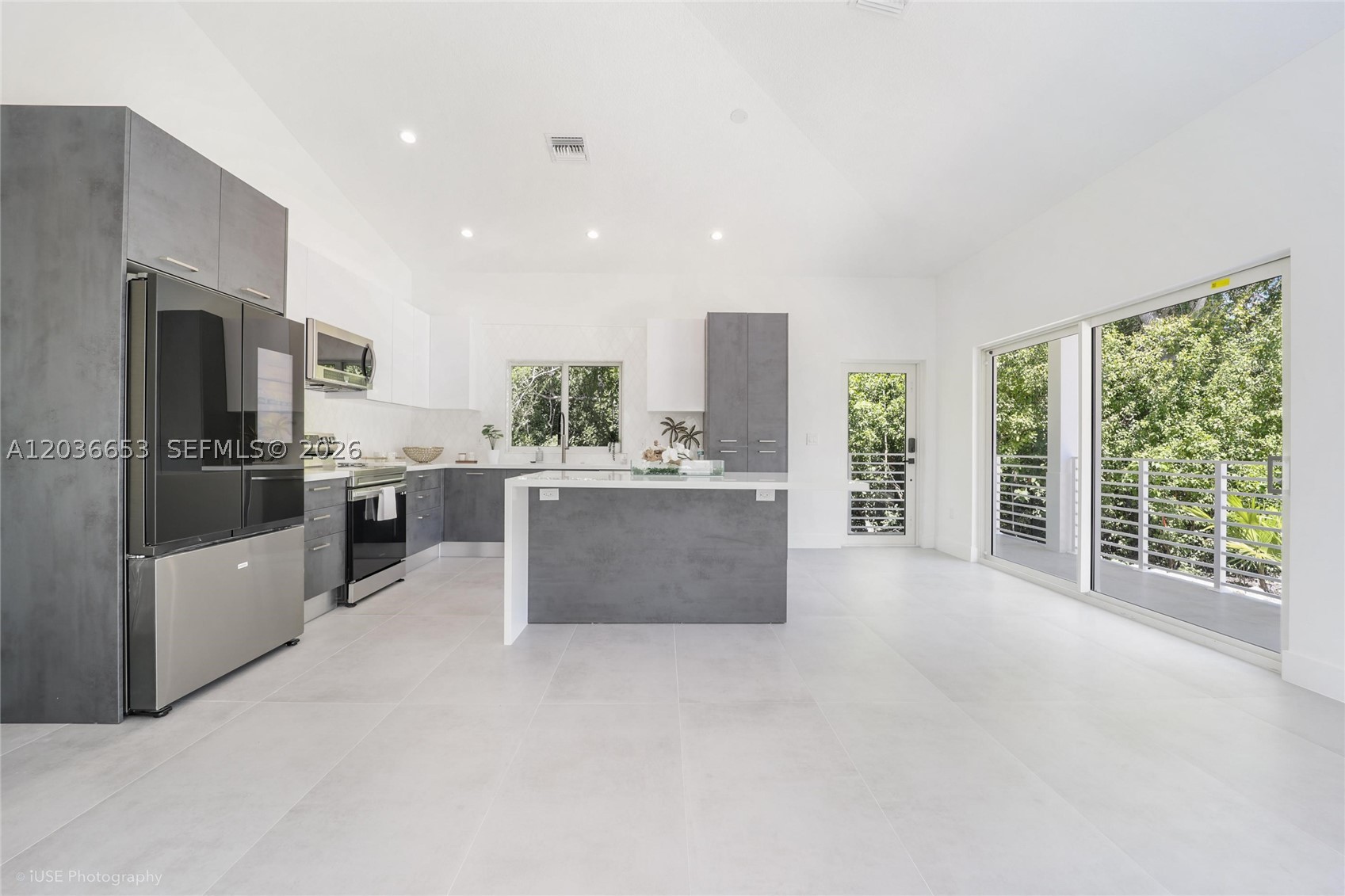 BOWENS ADD RIVIERA VILLAG - Residential Lease