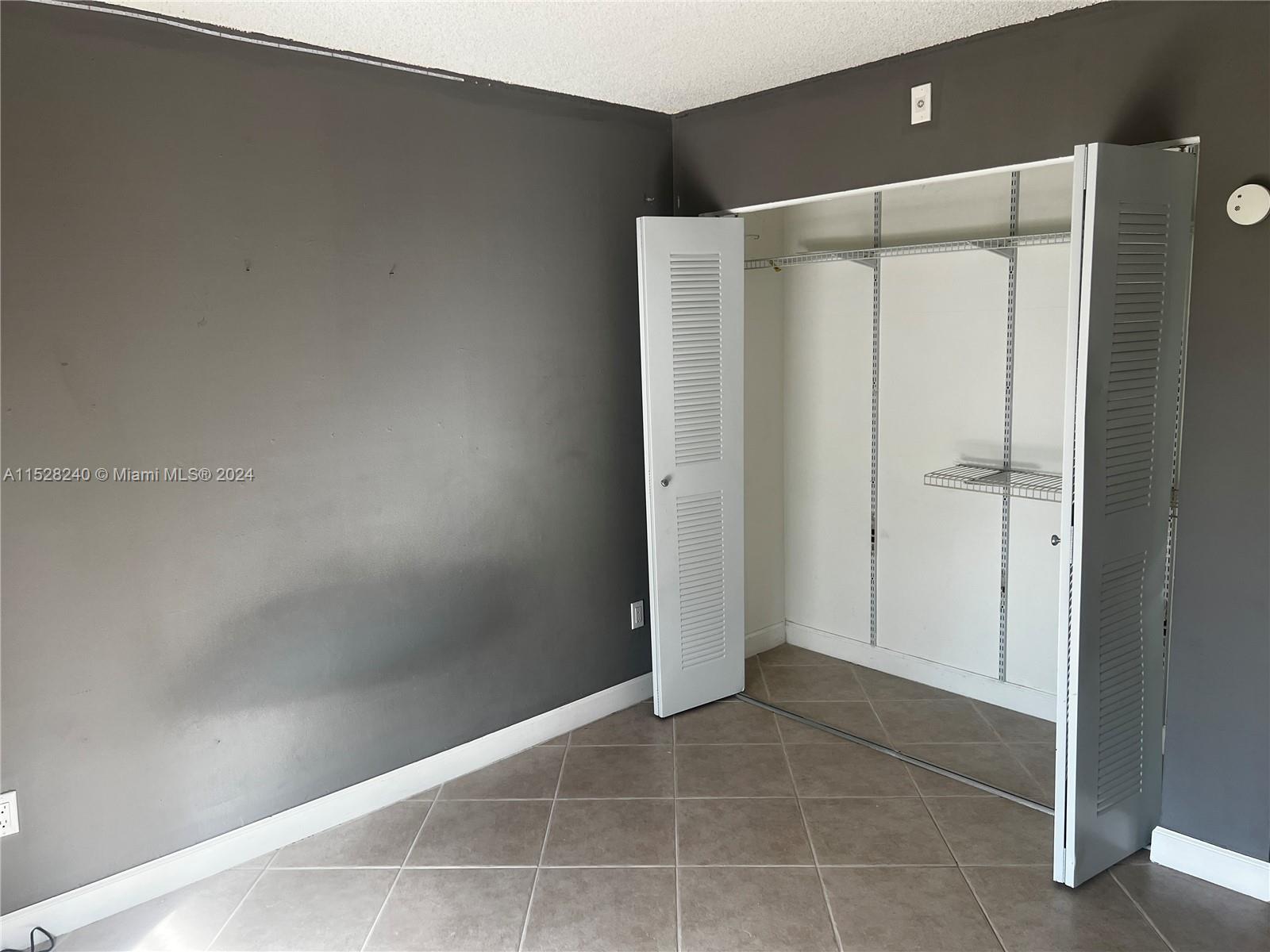 COURTYARDS AT KENDALL CON - Residential Lease