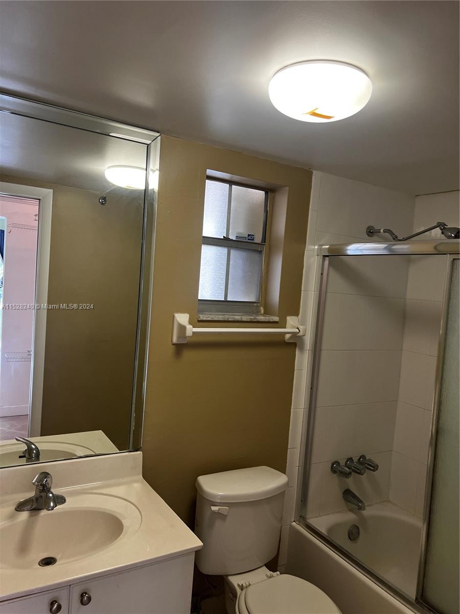 COURTYARDS AT KENDALL CON - Residential Lease