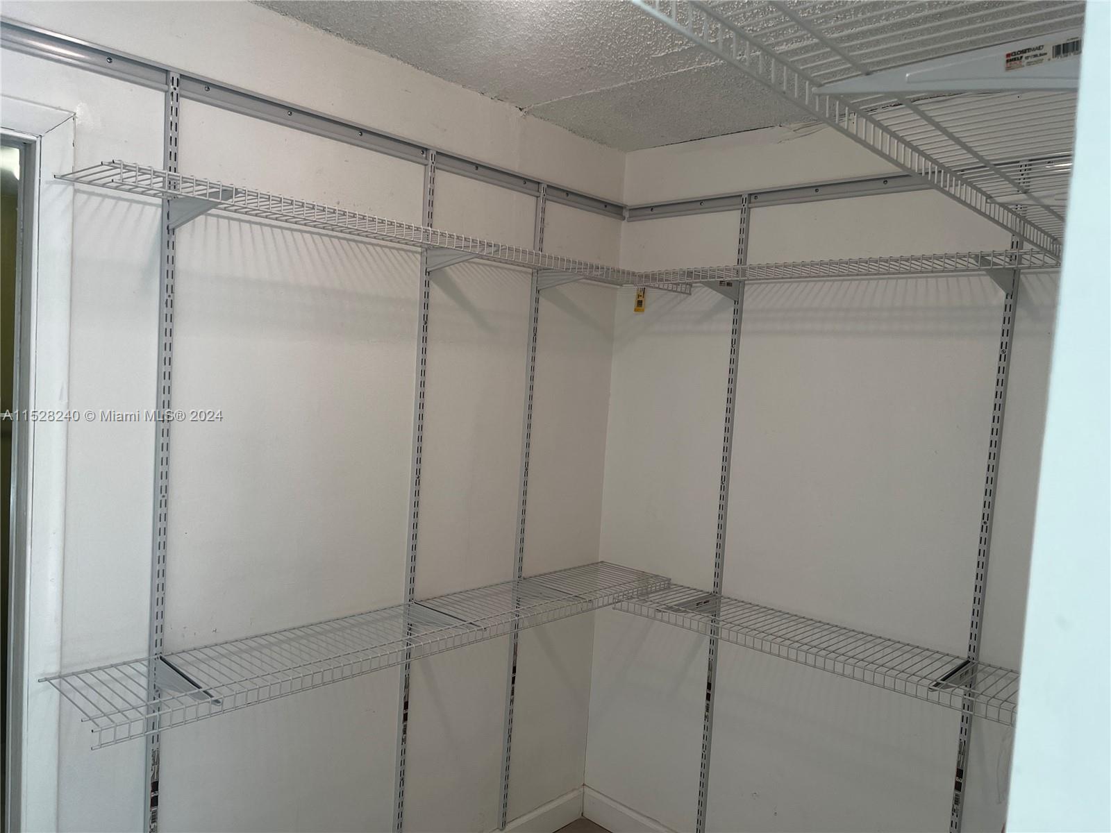 COURTYARDS AT KENDALL CON - Residential Lease