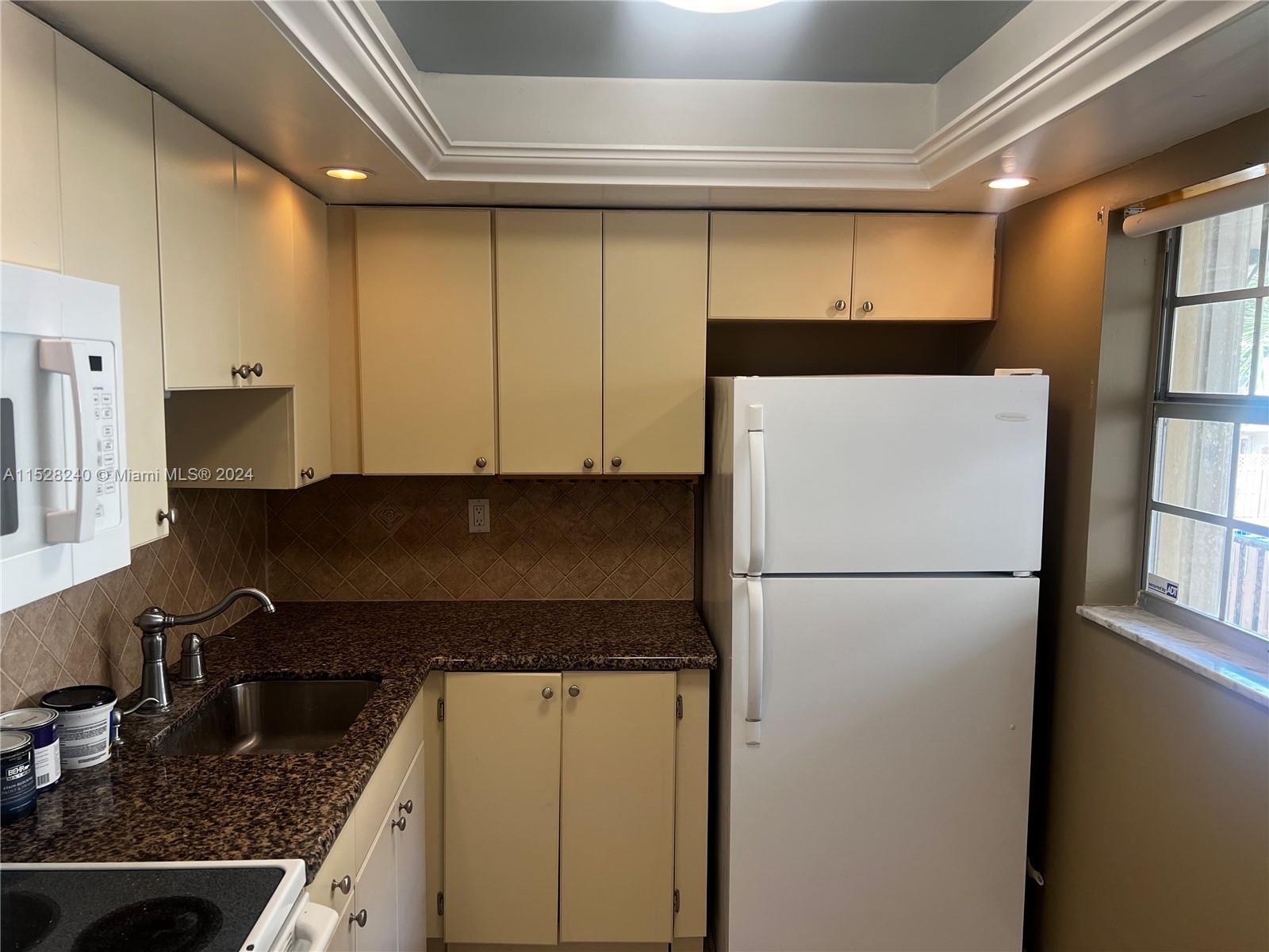 COURTYARDS AT KENDALL CON - Residential Lease
