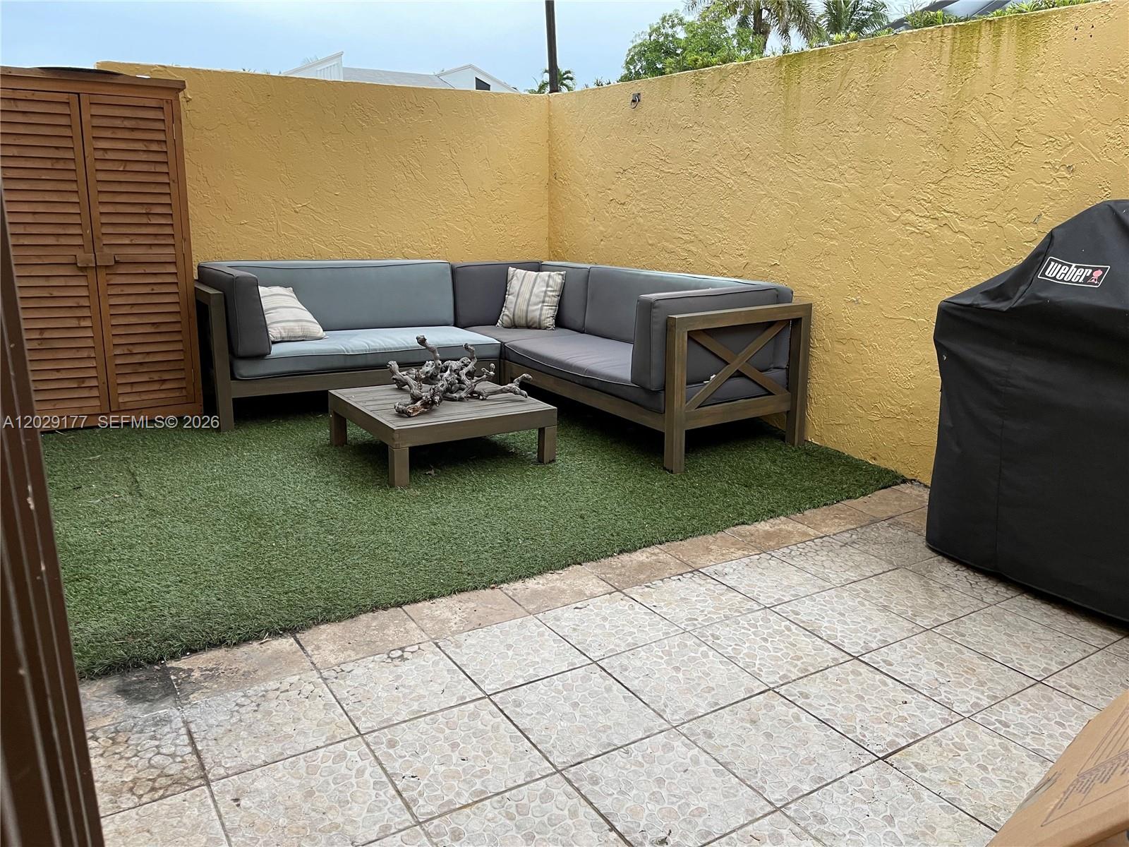 PINEBROOKE CONDO R - Residential Lease