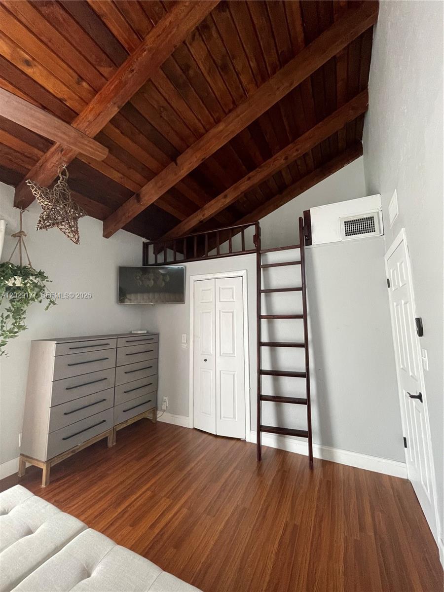 PINEBROOKE CONDO R - Residential Lease