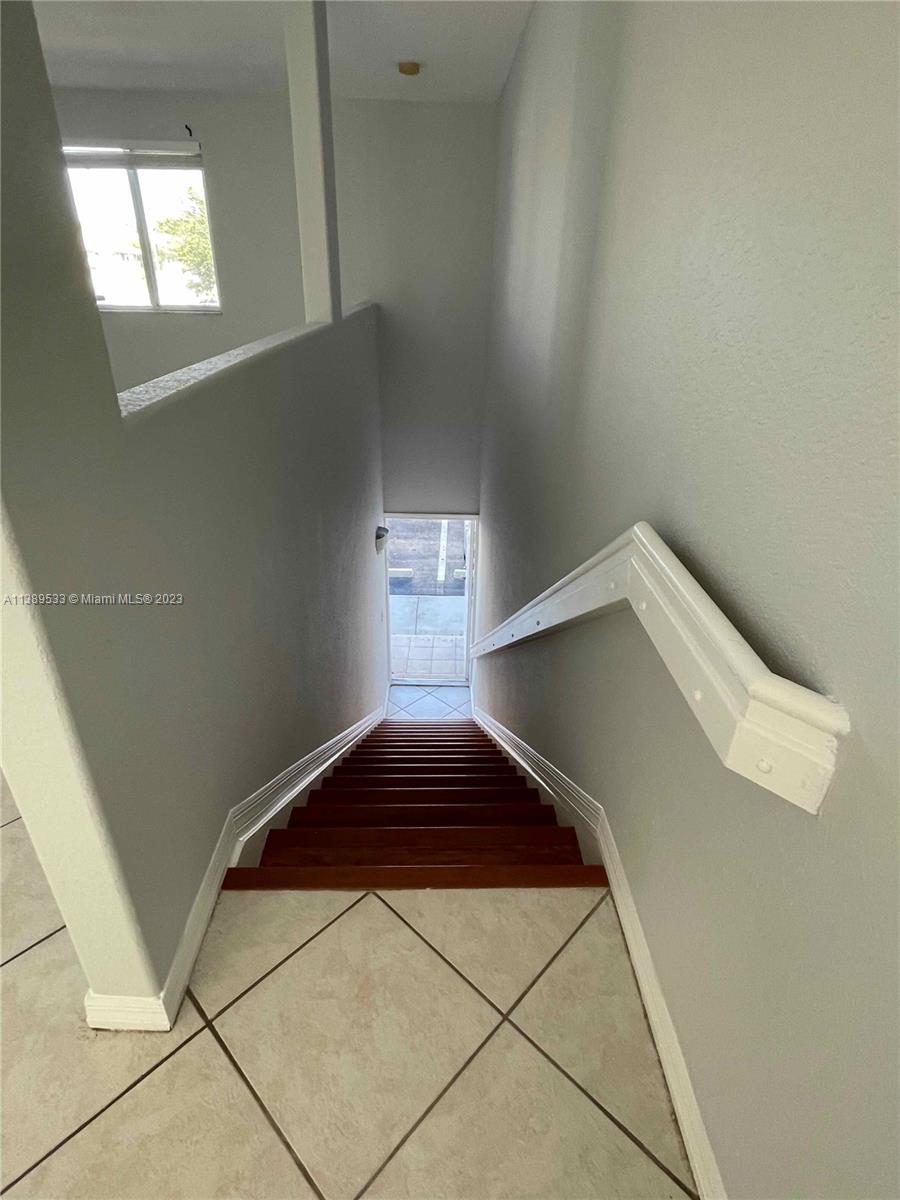 DORAL GRAND CONDO - Residential Lease