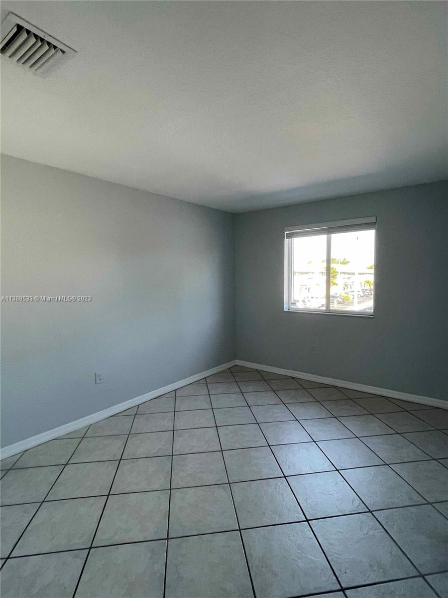DORAL GRAND CONDO - Residential Lease