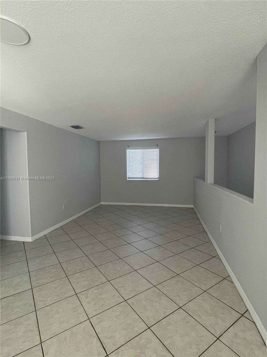 DORAL GRAND CONDO - Residential Lease