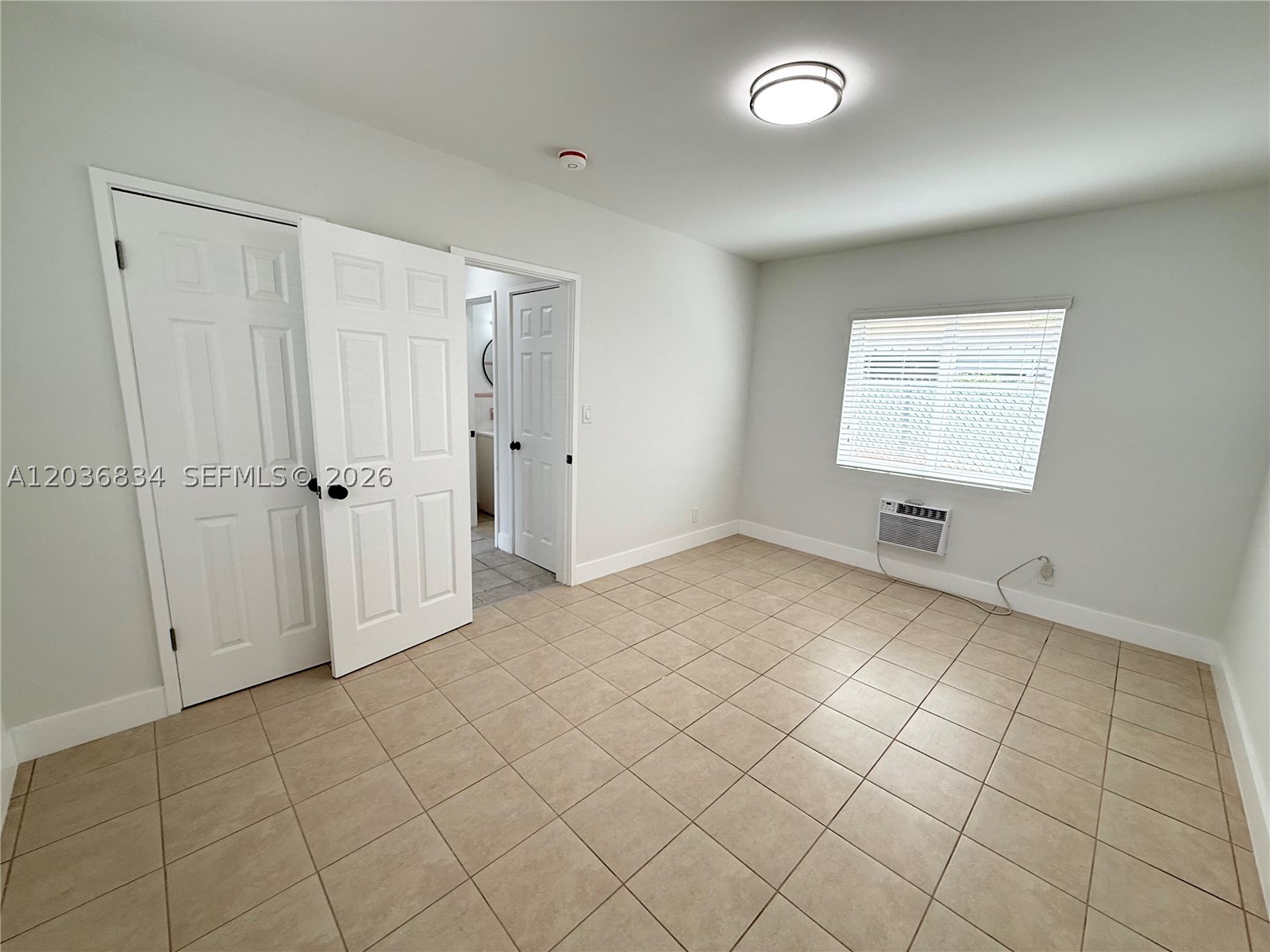 HOLLYWOOD LITTLE RANCHES - Residential Lease