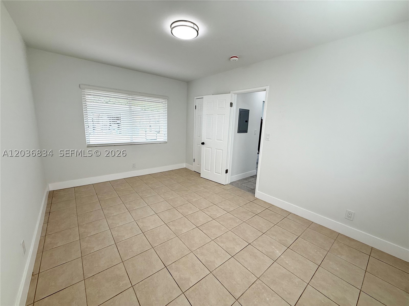 HOLLYWOOD LITTLE RANCHES - Residential Lease