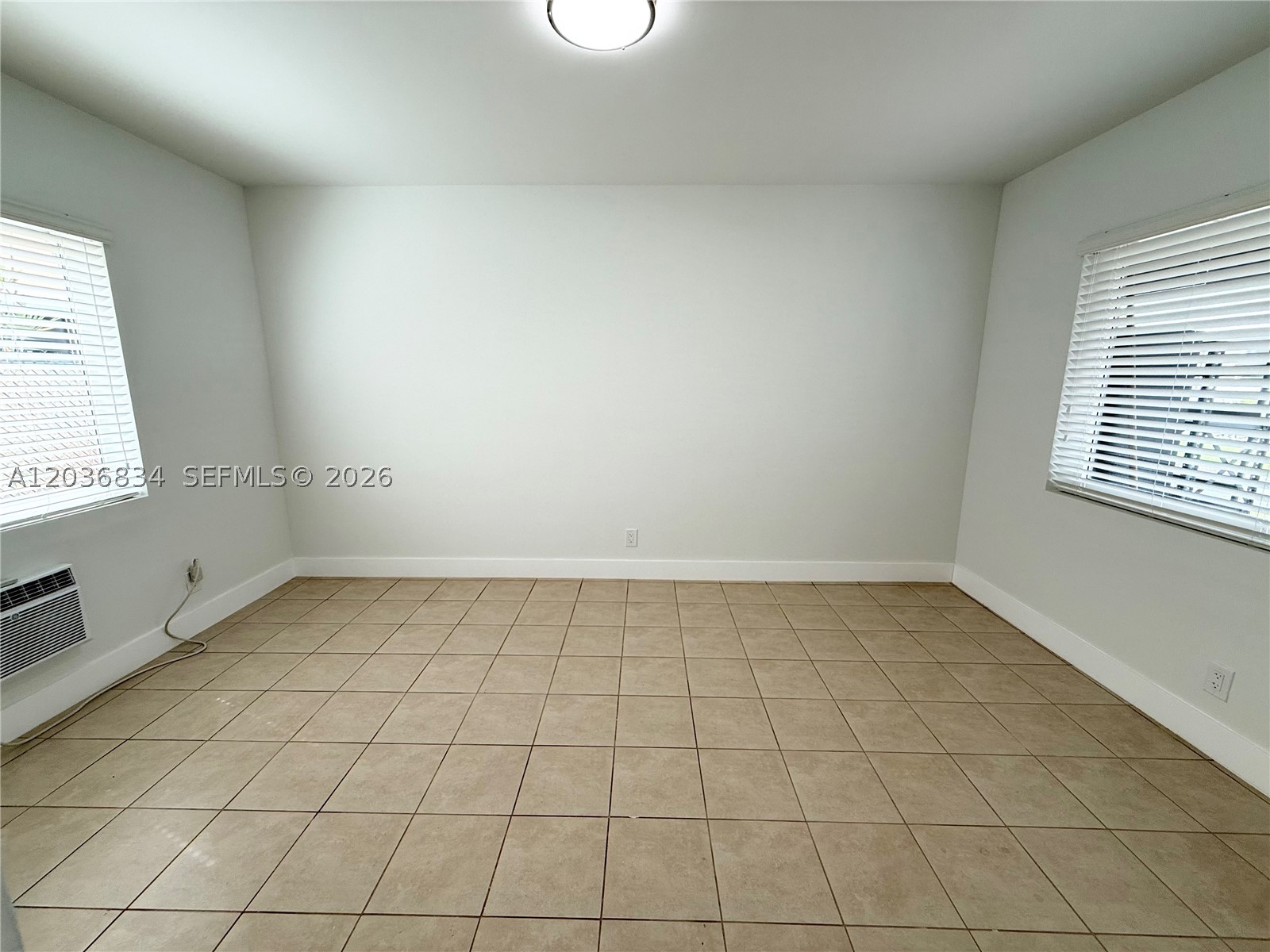 HOLLYWOOD LITTLE RANCHES - Residential Lease