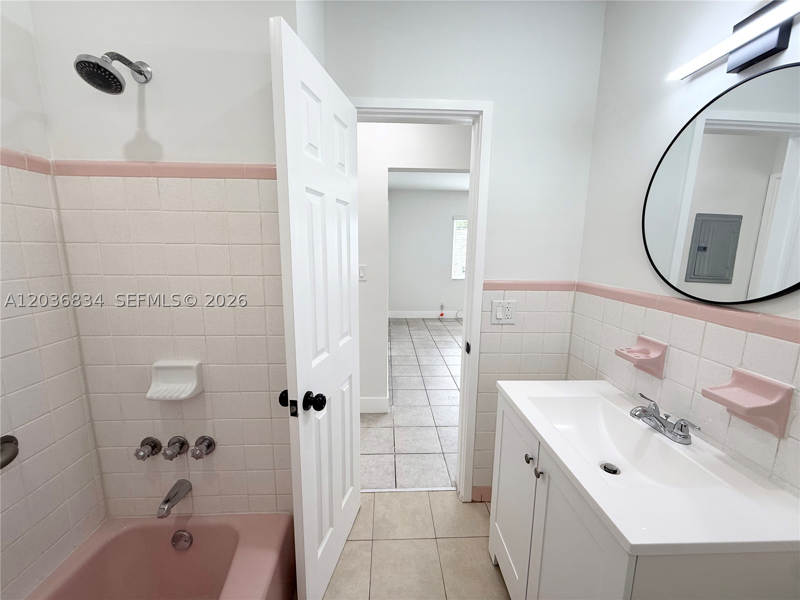 HOLLYWOOD LITTLE RANCHES - Residential Lease