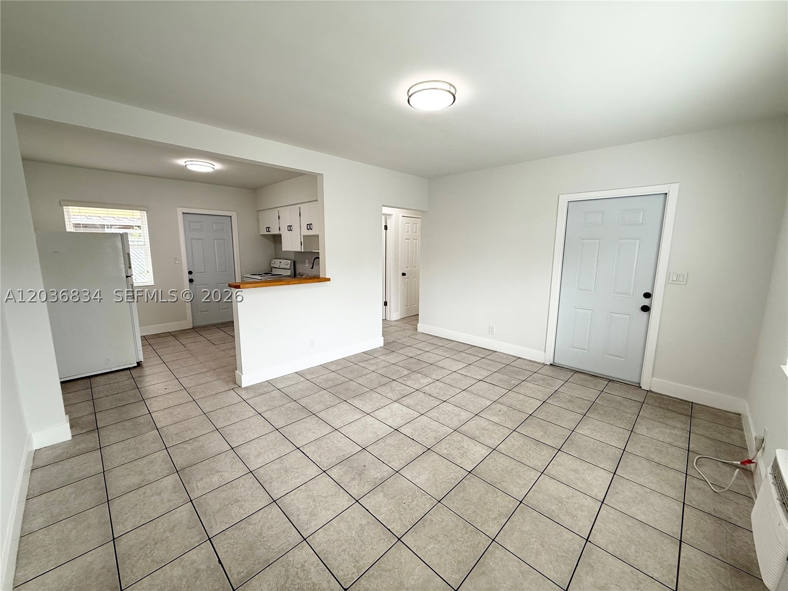 HOLLYWOOD LITTLE RANCHES - Residential Lease