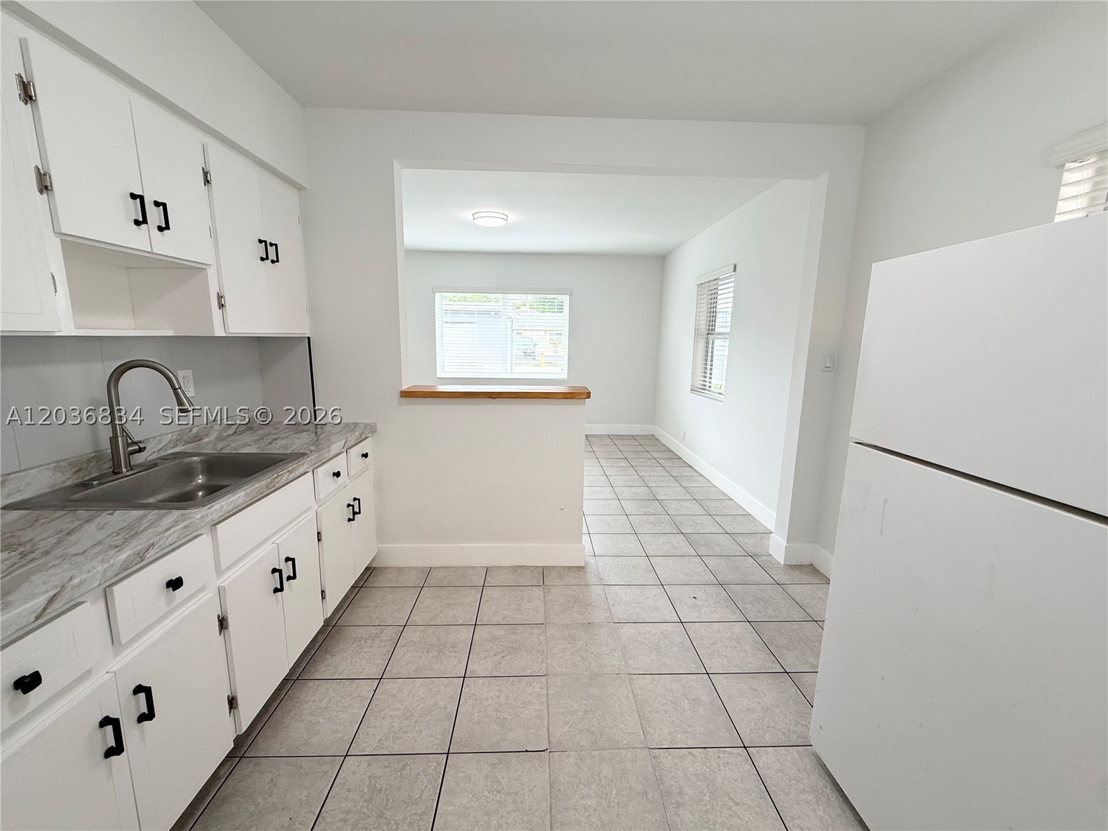HOLLYWOOD LITTLE RANCHES - Residential Lease