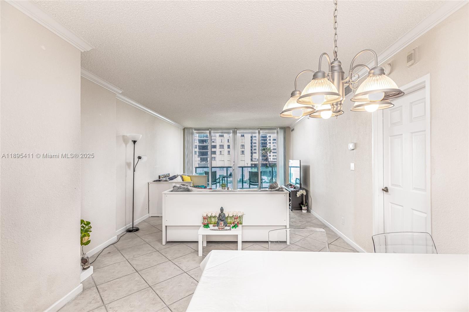 WAVE CONDO - Residential