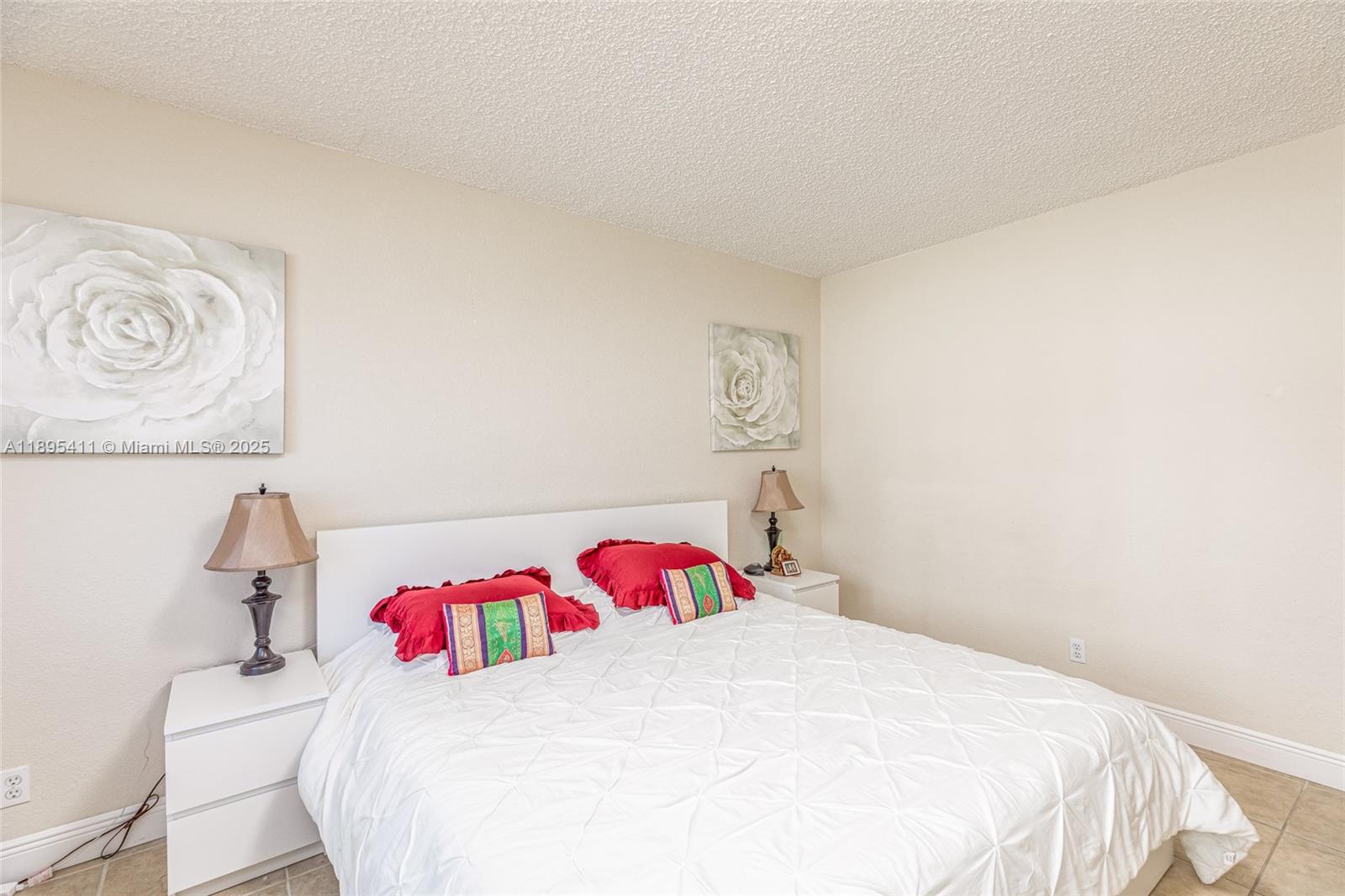 WAVE CONDO - Residential