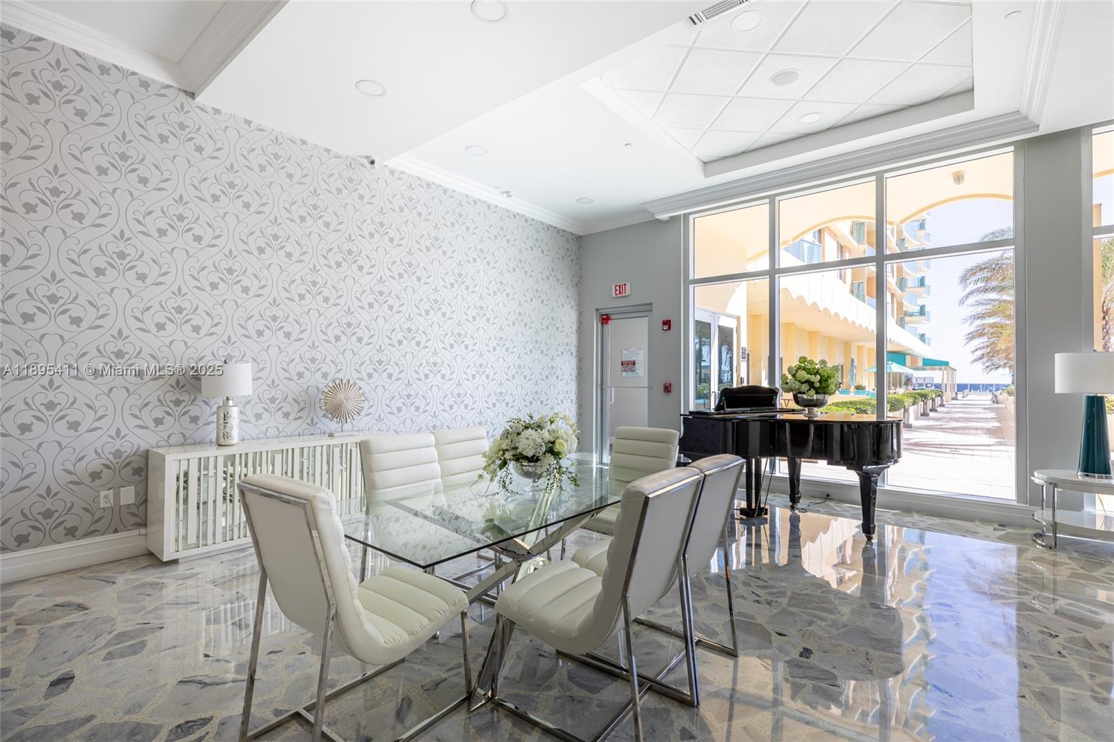 WAVE CONDO - Residential