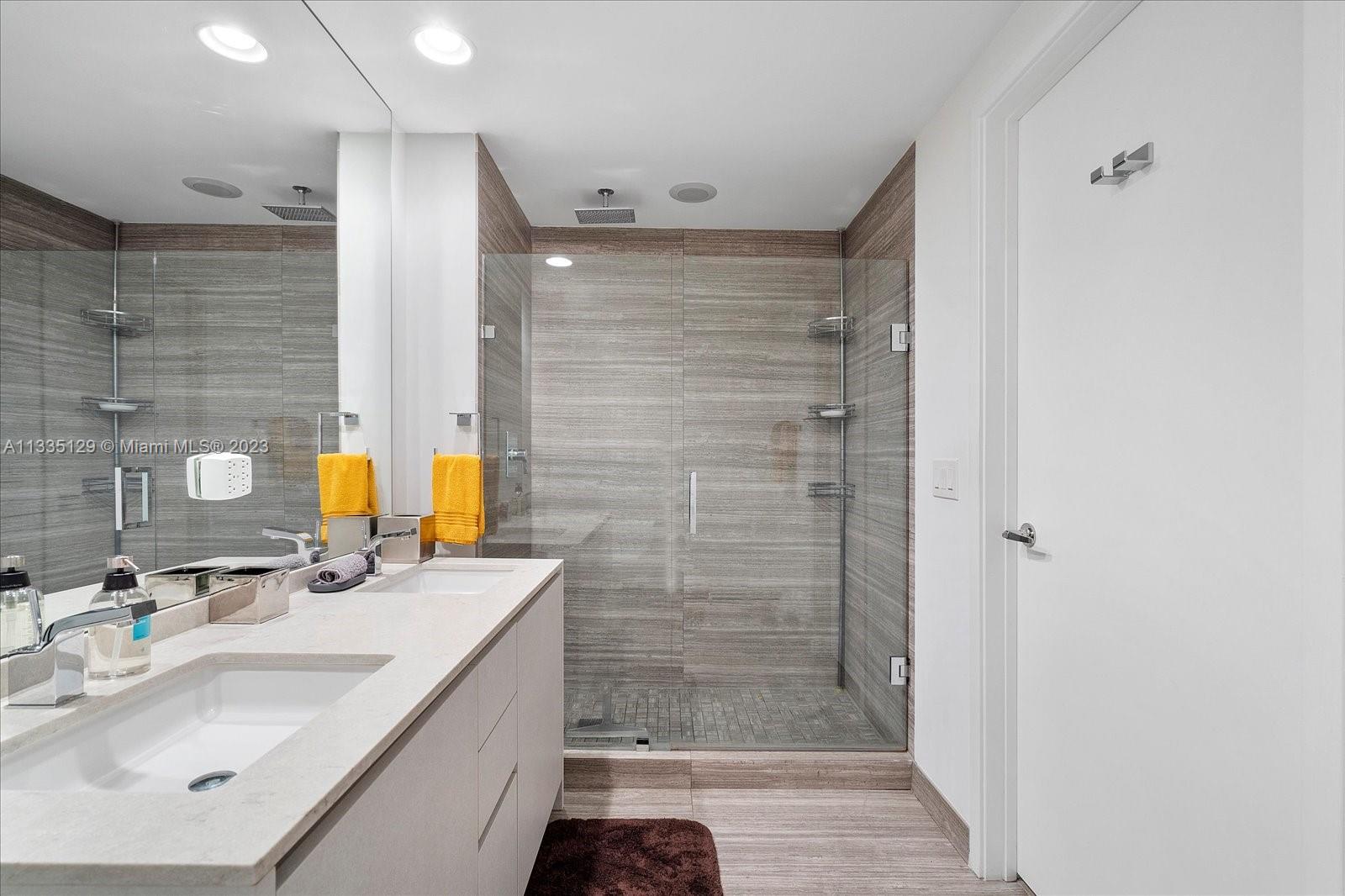1010 BRICKELL CONDO - Residential Lease