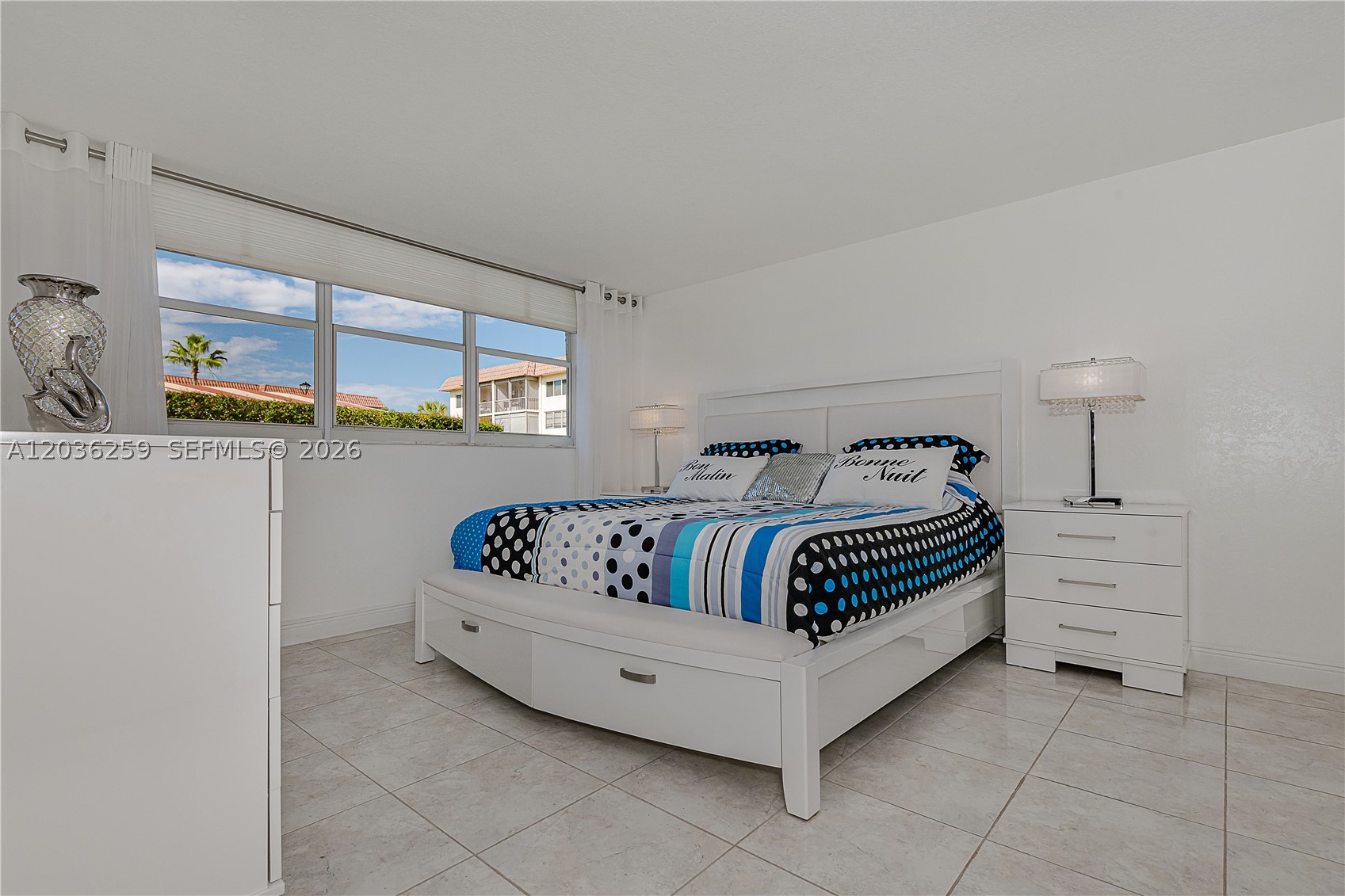 HOLLYBROOK GOLF & TENNIS - Residential