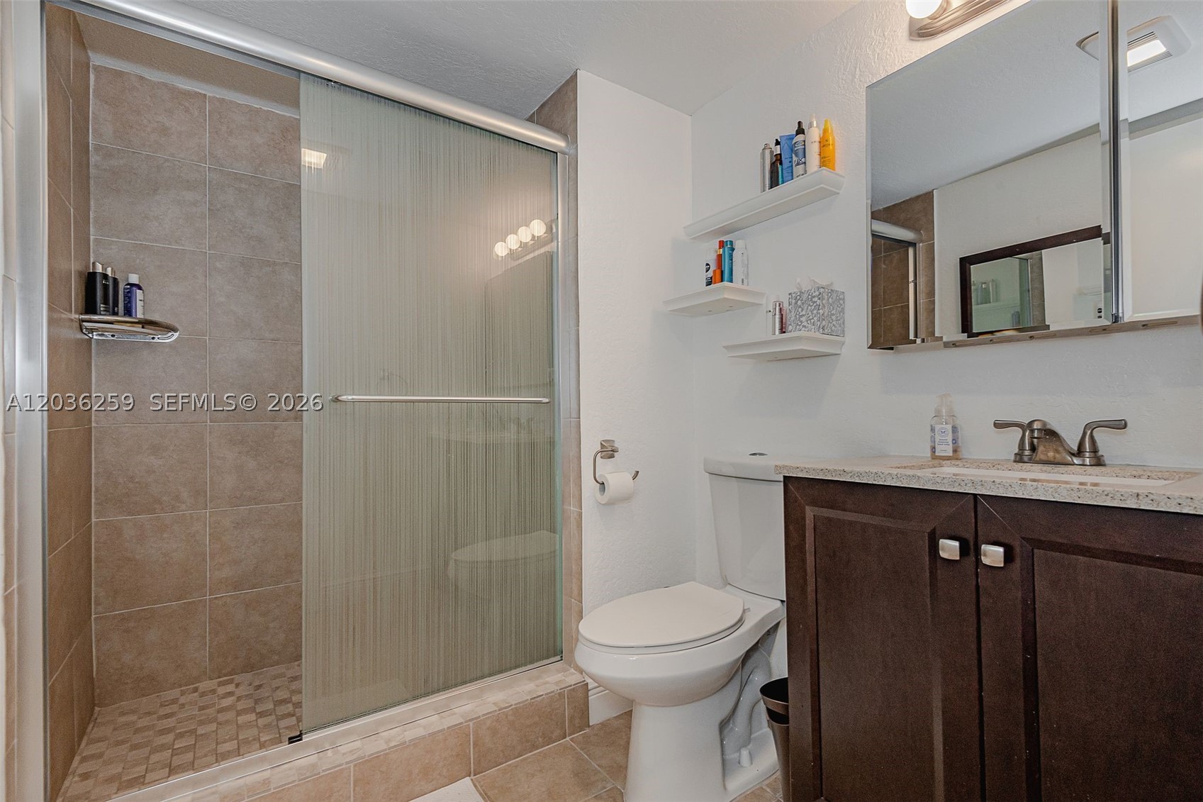 HOLLYBROOK GOLF & TENNIS - Residential