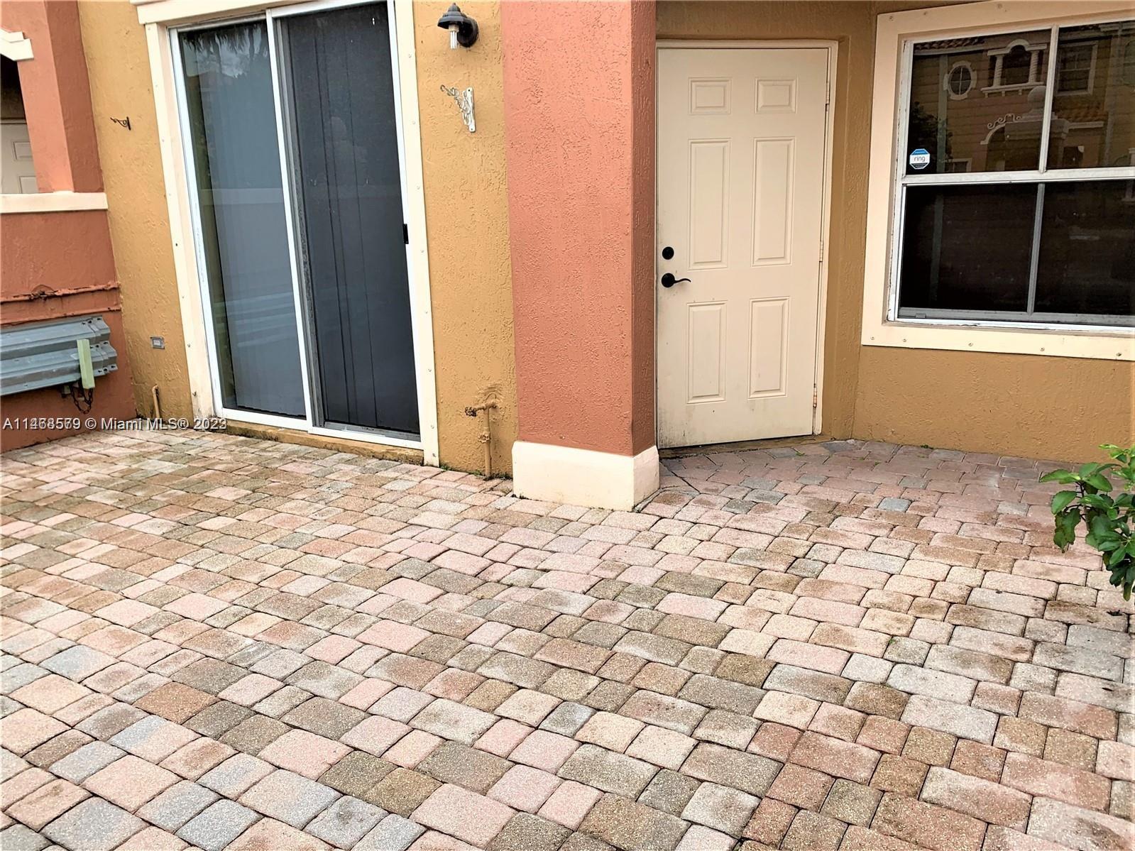 HAMPTON ISLES CONDO - Residential Lease