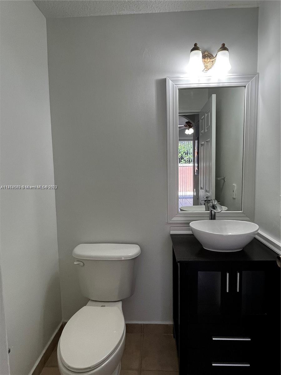 HAMPTON ISLES CONDO - Residential Lease