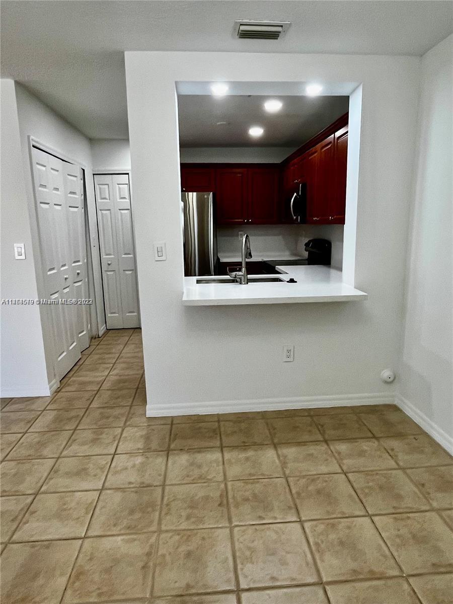 HAMPTON ISLES CONDO - Residential Lease