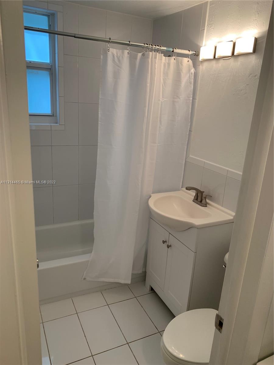 ISLAND POINT SOUTH CONDO - Residential Lease