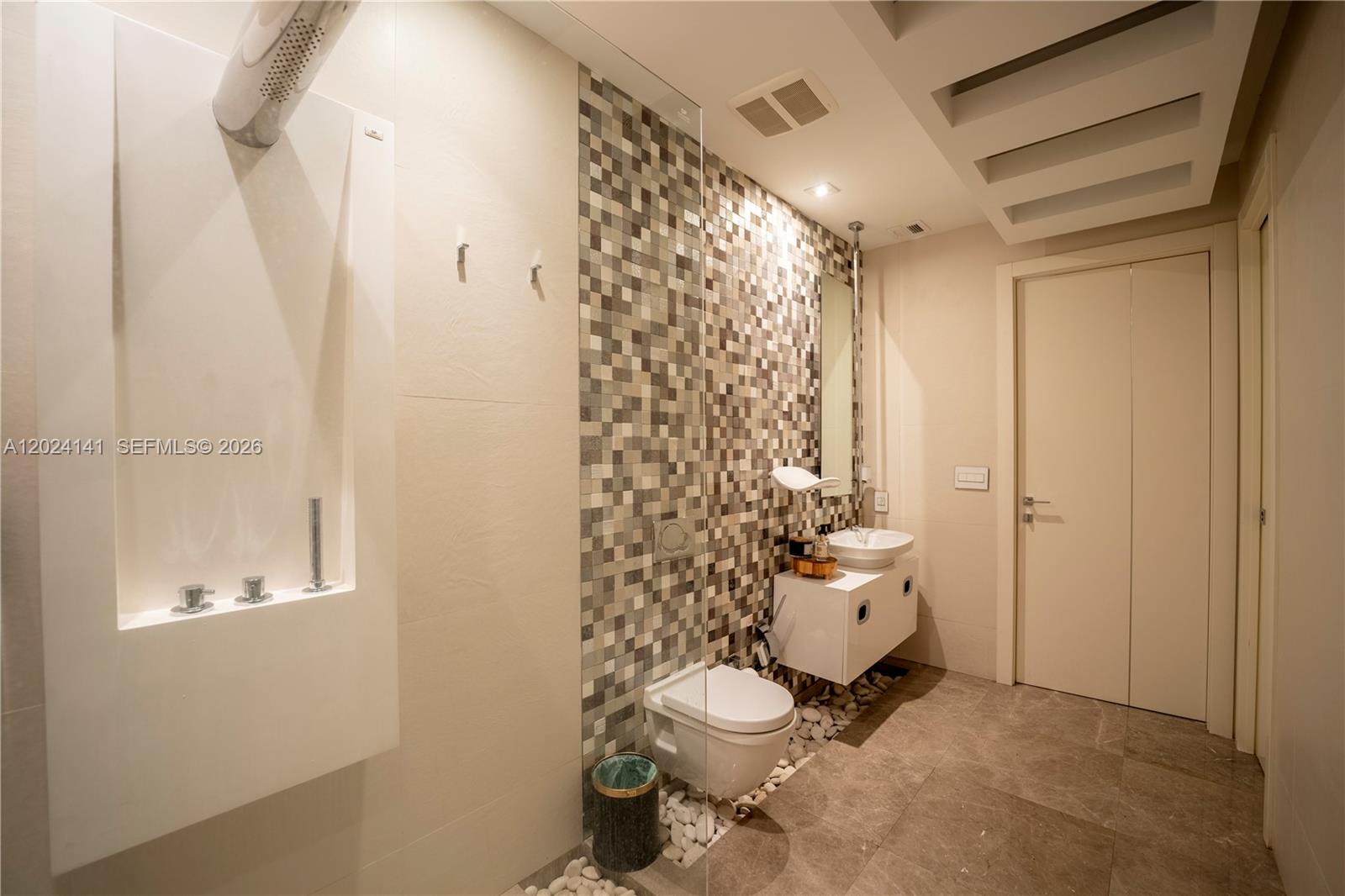 DORAL ISLES PACIFICA - Residential