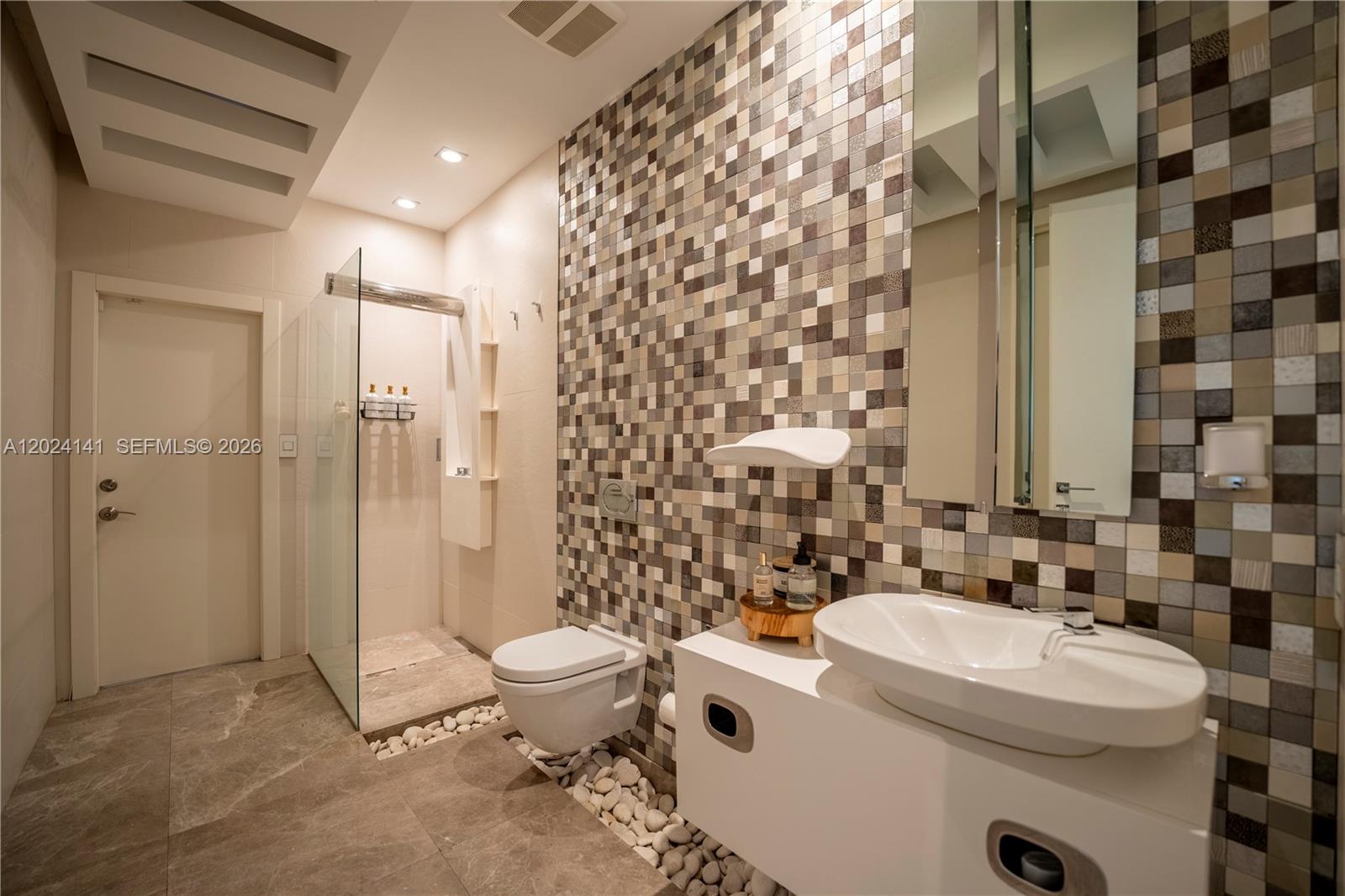 DORAL ISLES PACIFICA - Residential