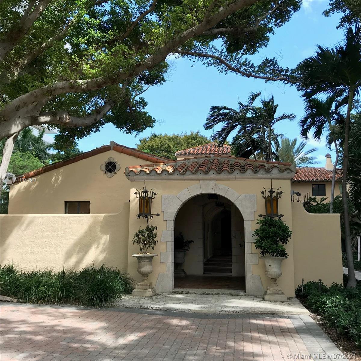 SANTA MARIA CONDO - Residential