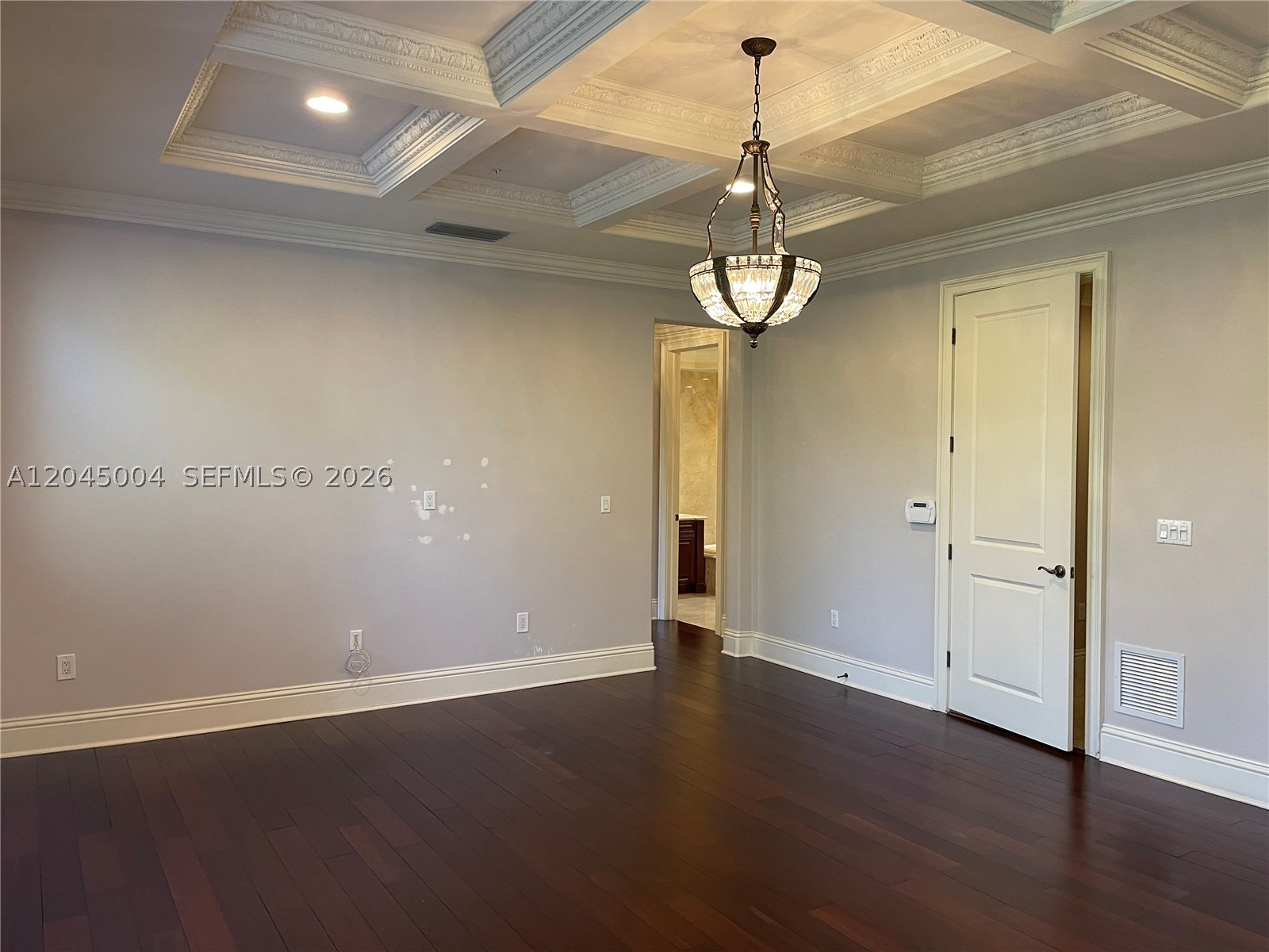 ROYAL HARBOUR YACHT CLUB - Residential Lease