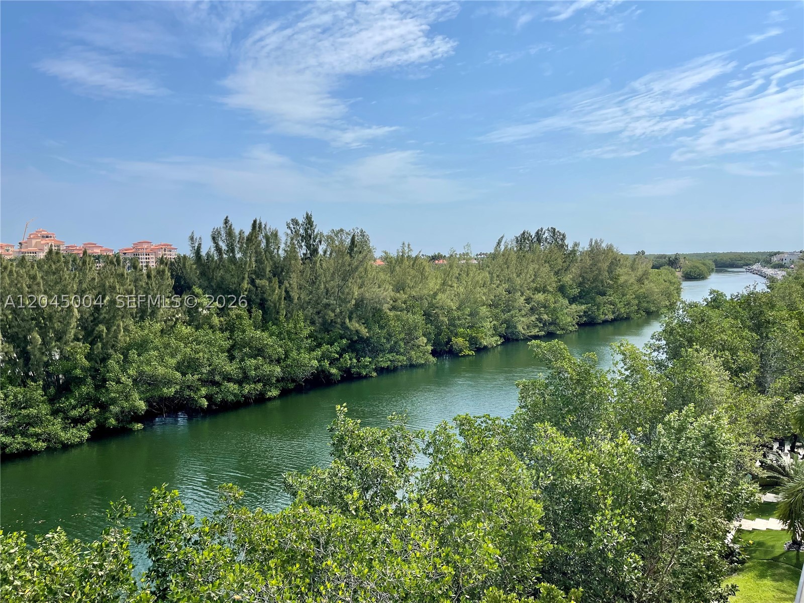 ROYAL HARBOUR YACHT CLUB - Residential Lease