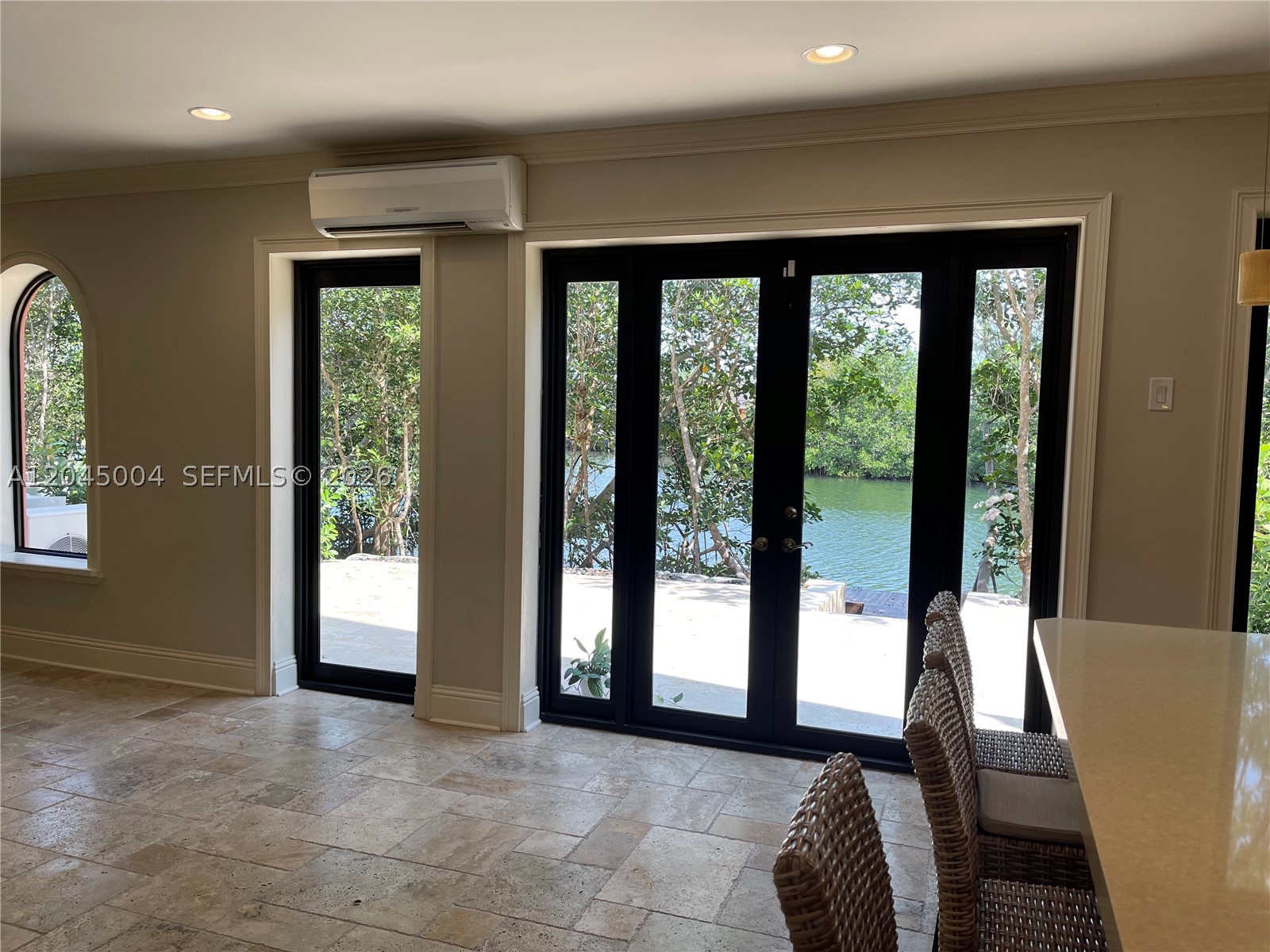 ROYAL HARBOUR YACHT CLUB - Residential Lease