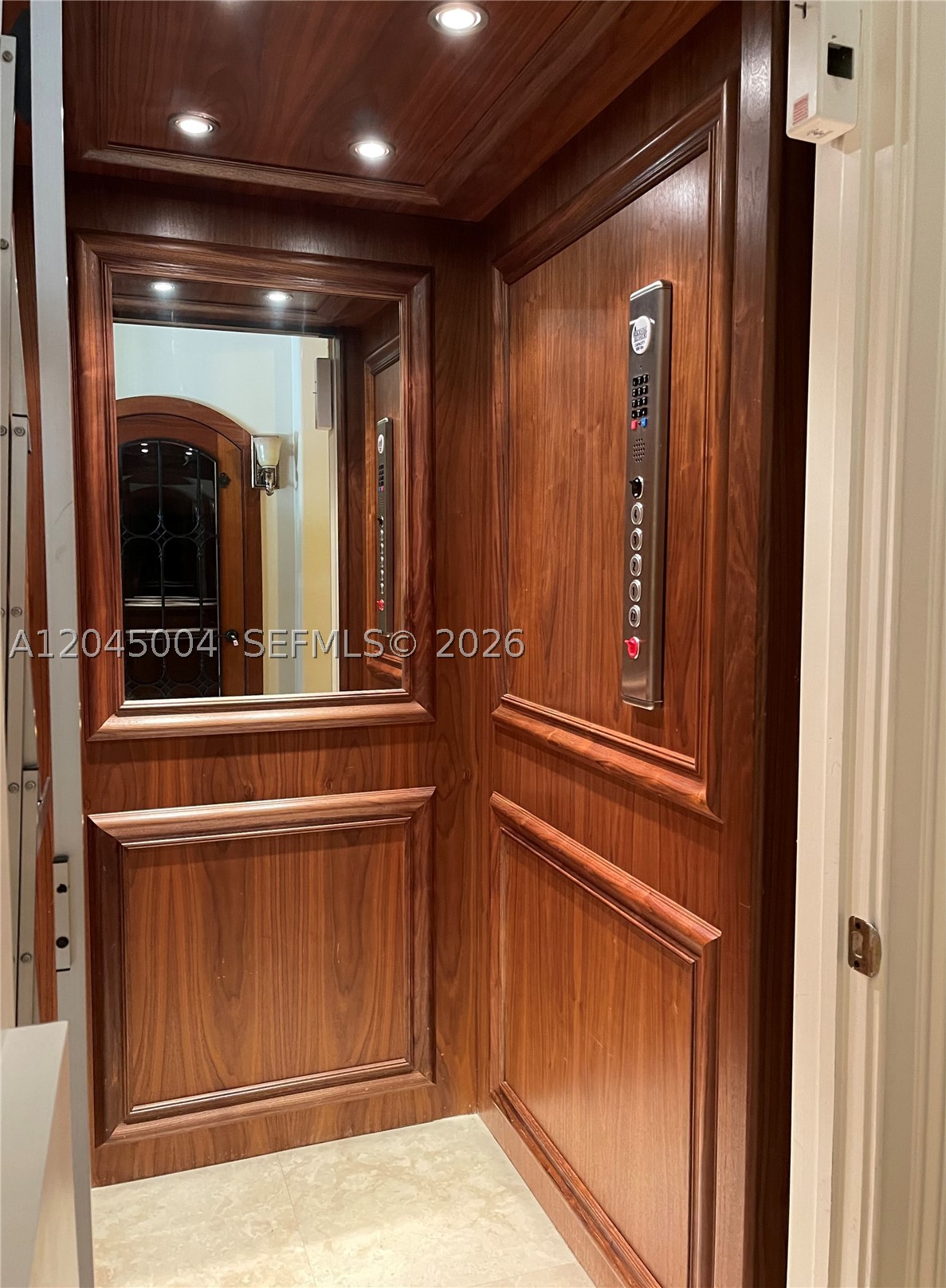 ROYAL HARBOUR YACHT CLUB - Residential Lease